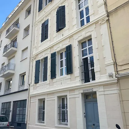 Colette Mezzanine - 500m From The * 戛纳