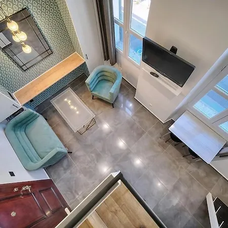 Colette Mezzanine - 500m From The *