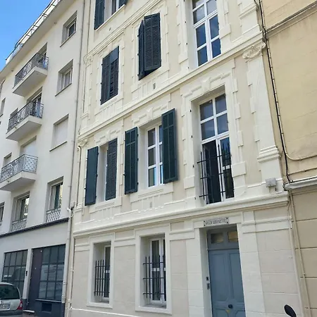 Colette Mezzanine - 500m From The