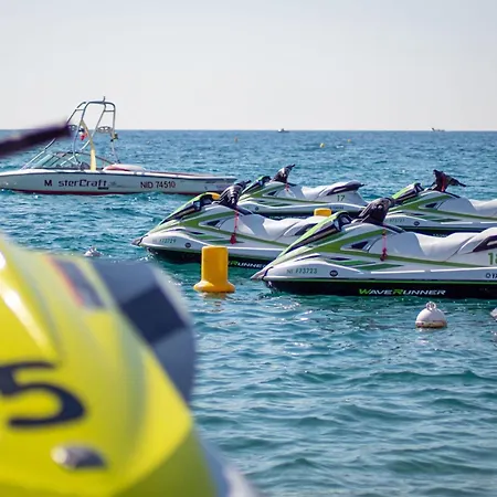 Colette Mezzanine - 500m From The شقة